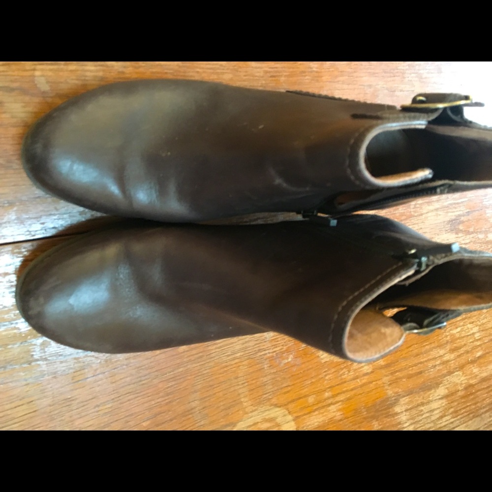 Dankso 37 booties hardly used